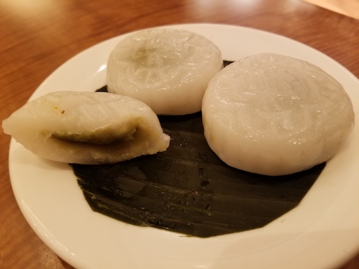 sticky rice cake w/ green tea paste