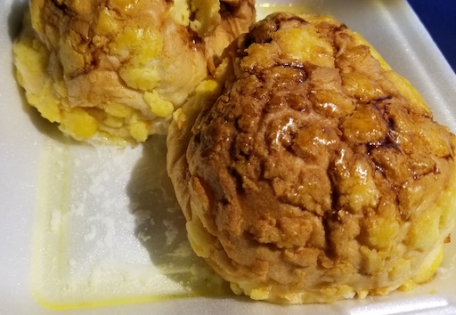 pineapple bun w/ butter