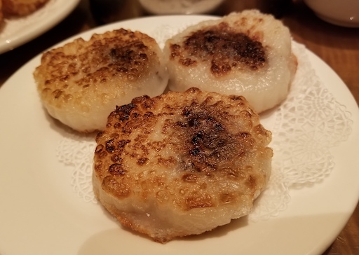 sticky rice cake w/ red bean paste