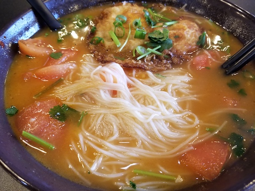 tomato fried egg noodle soup